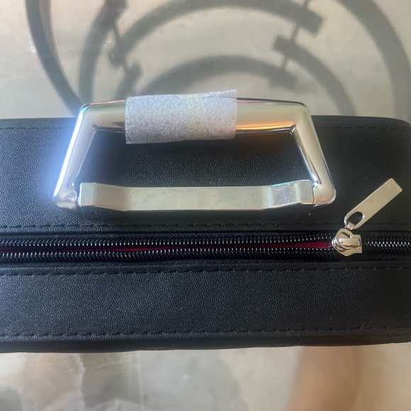 Make Up Box - Picture 2 of 3